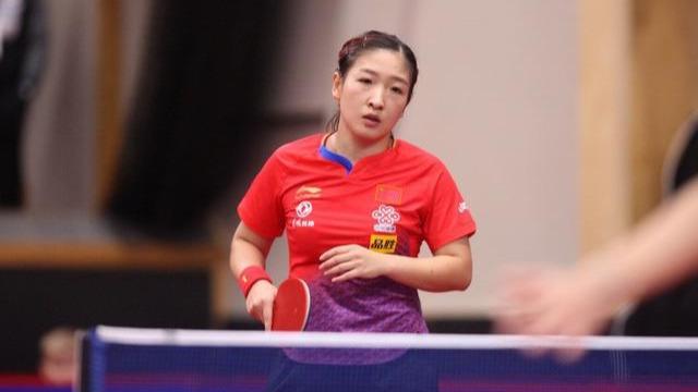 她是我们年 她是我们年